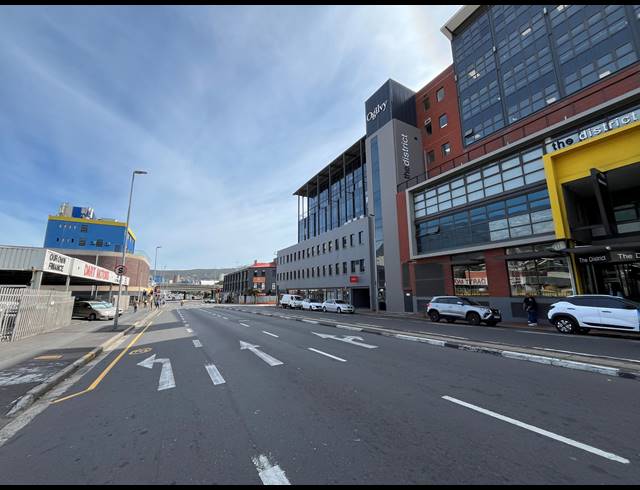 121M² OFFICE TO LET IN WOODSTOCK